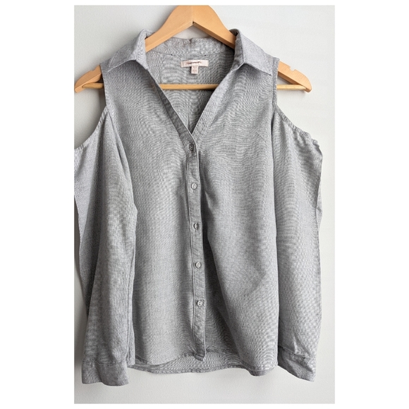 Skies are Blue Gray Cold Shoulder Button Down Top - Picture 2 of 13